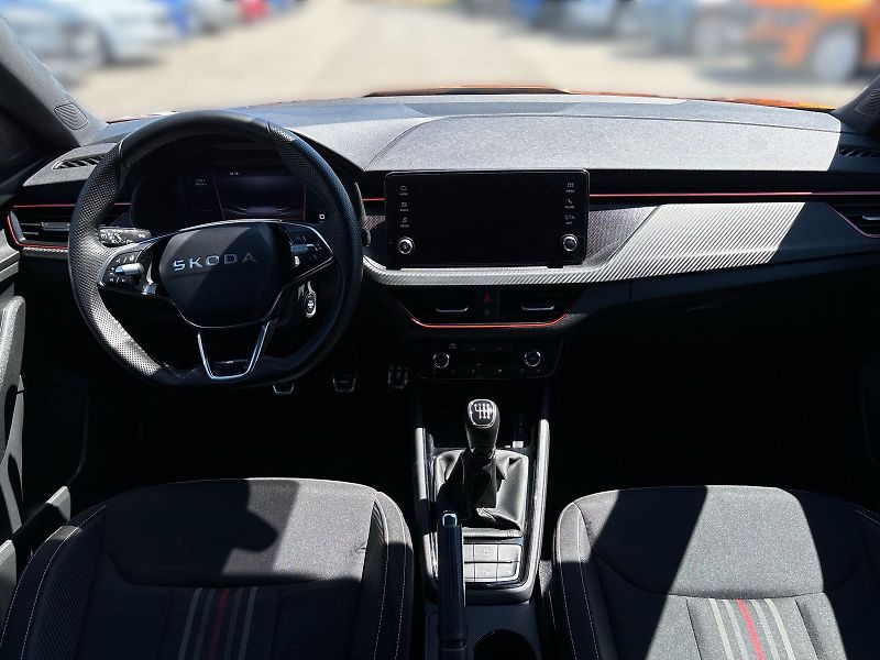 Škoda Kamiq (2025) 1.5 TSI Monte Carlo - fotka 5 z 29