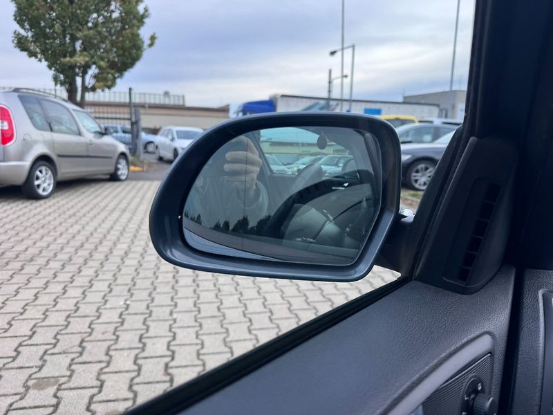 Škoda Octavia (2012) DSG 2,0 TDI 125 KW FACE PĚKNÁ - fotka 31 z 49