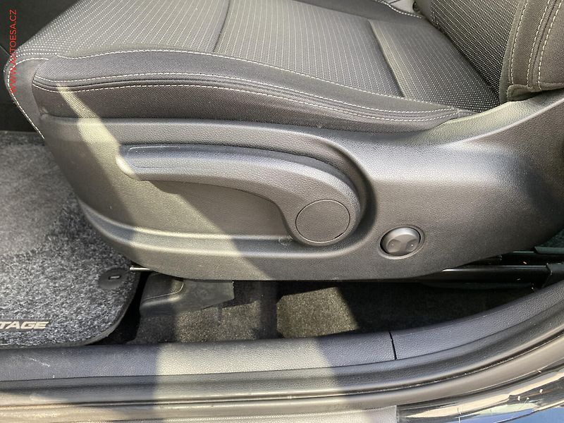 Kia Sportage (2020) 1.6CRDi 4x4, ČR, AT, navi - fotka 16 z 19