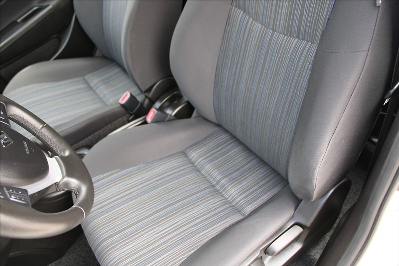 Suzuki Swift 1,2 i  ČR,1.MAJ,AUTOMAT,69TKM - fotka 18 z 23