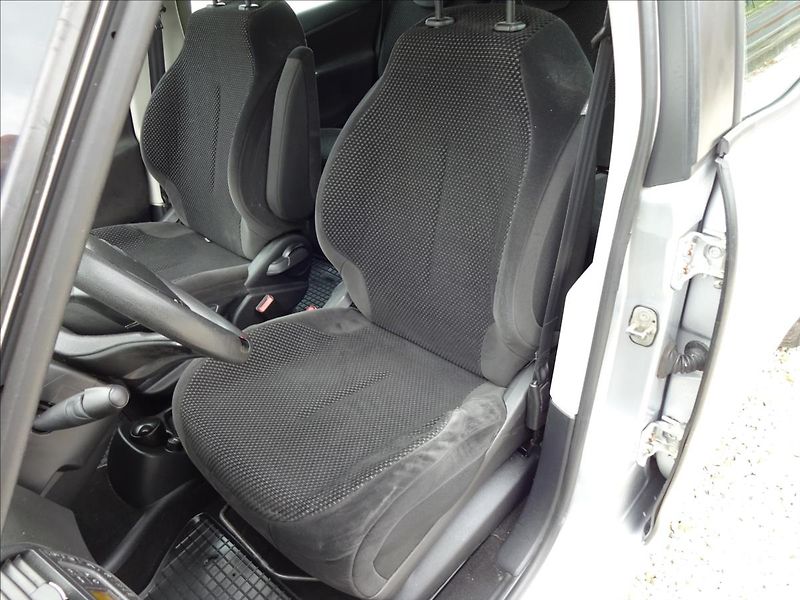 Citroën C4 Picasso 1,6HDI 80kW - fotka 16 z 44