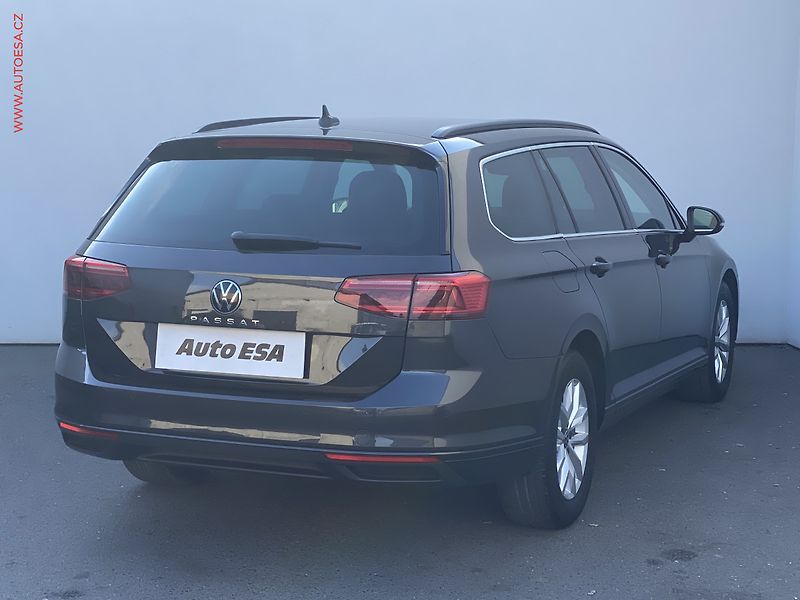 Volkswagen Passat (2021) 2.0TDi, DSG, LED - fotka 4 z 18