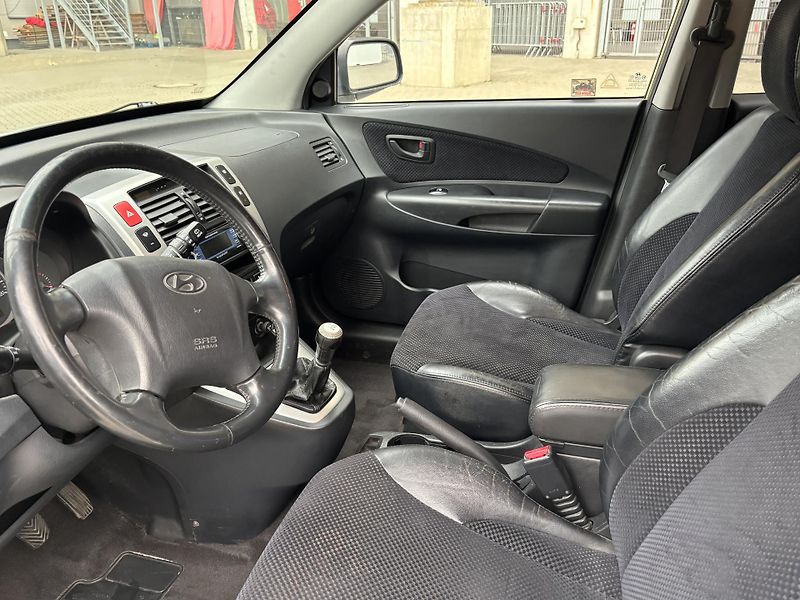 Hyundai Tucson (2006) 2.0 i 4x4 tažné - fotka 14 z 17
