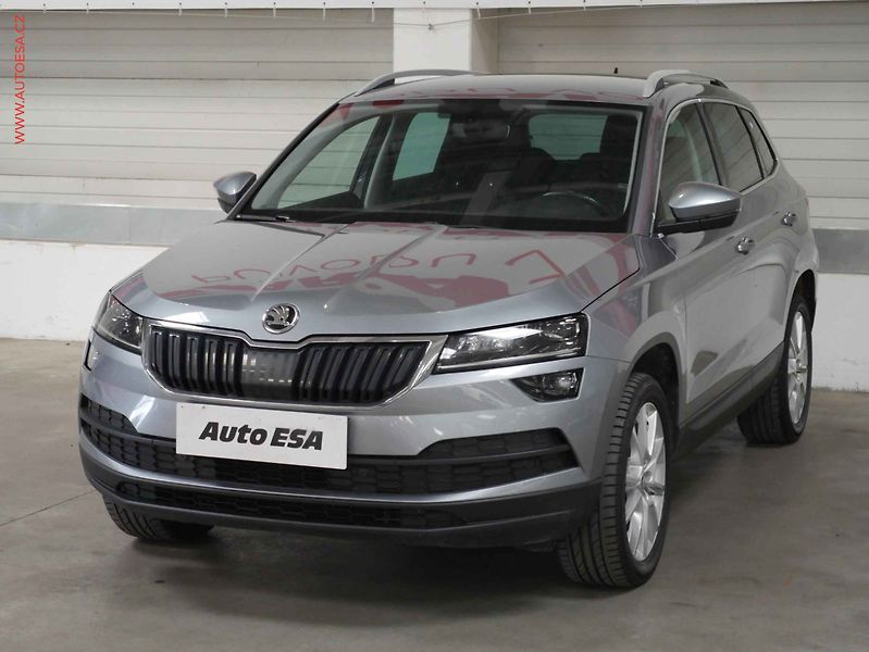 Škoda Karoq (2019) 1.6 TDi, Style, LED, navi - fotka 3 z 23