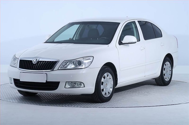 Škoda Octavia (2011) 1.6 TDI, Tempomat - fotka 2 z 16