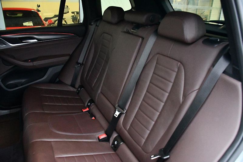 BMW X3 xDrive30d M-SPORT 1M ČR - fotka 20 z 41