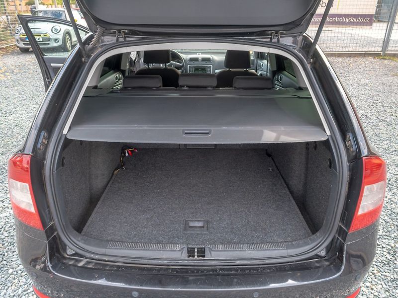 Škoda Octavia (2011) 1.2T 77KW – VÝBAVA - fotka 34 z 41