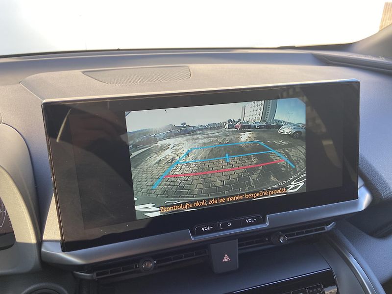 Toyota C-HR 2.0 HSD e-CVT Style - fotka 19 z 21