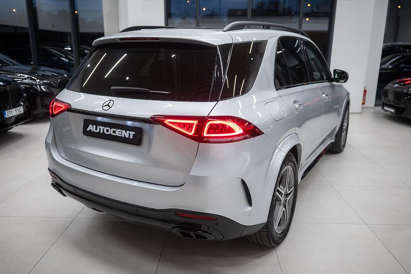 Mercedes-Benz GLE (2020) 350D 4x4 AMG PREMIUM AIRMATIC - fotka 11 z 48