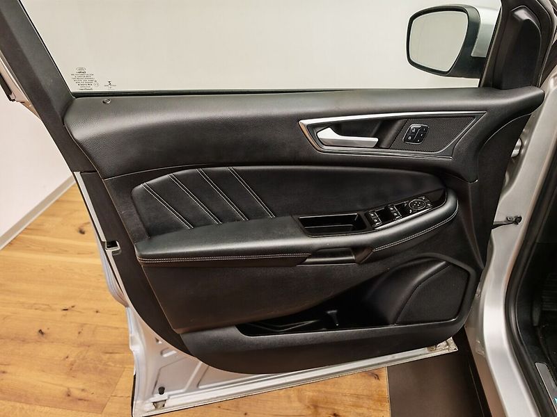 Ford Edge 2.0 Automat, 154 kW - fotka 21 z 44