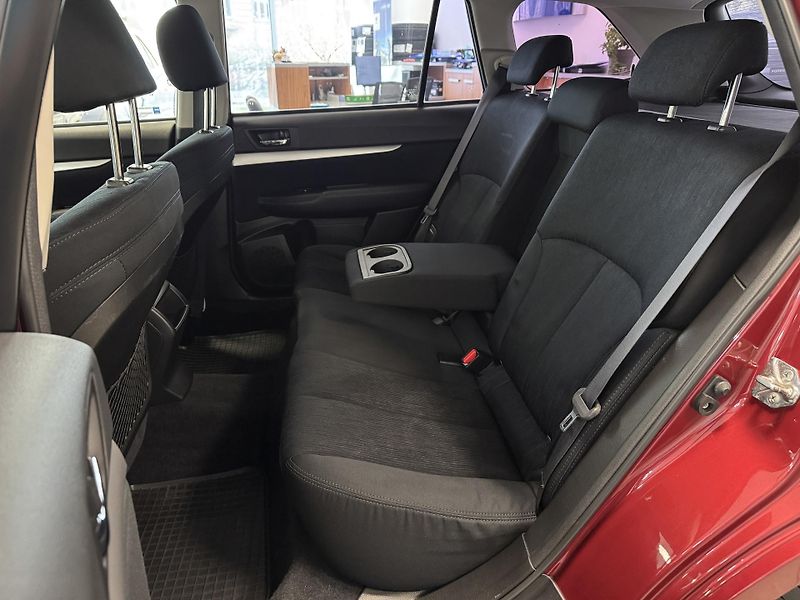 Subaru Outback 2.0D Comfort Cross Line CVT,CZ - fotka 15 z 50