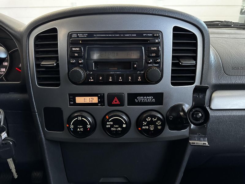 Suzuki Grand Vitara (2005) 1.6i 69 kw 4x4 - fotka 14 z 23