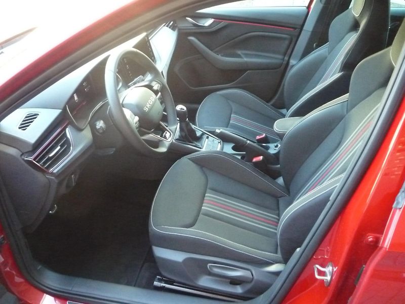 Škoda Scala (2025) 1,0TSi 85kW MONTE CARLO - fotka 7 z 26