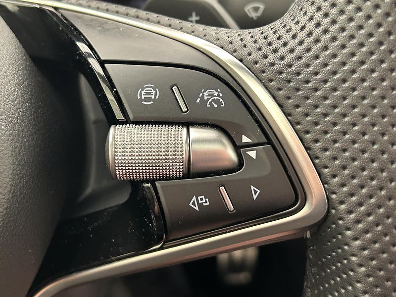 Škoda Kamiq 1.5 TSI Monte Carlo - fotka 20 z 30