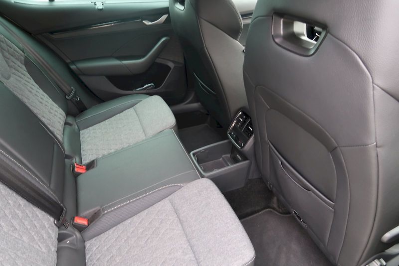 Škoda Octavia (2025) SportLine 2,0 TSI 110 kW DSG M - fotka 23 z 28