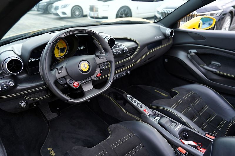 Ferrari F8 Spider/6700km/720 PS - fotka 40 z 51