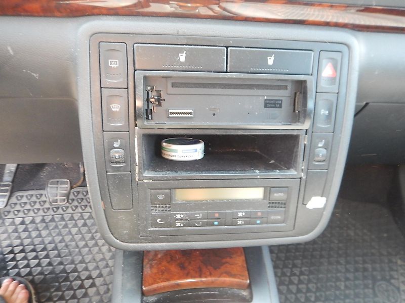 Seat Alhambra 1.9 TDi 85 kw - fotka 11 z 13