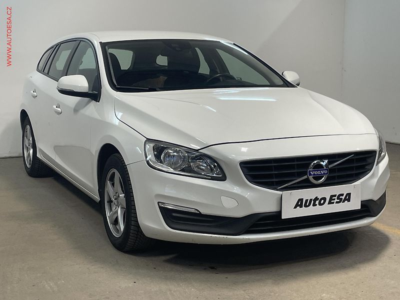 Volvo V60 (2016) 2.0D3, ČR - fotografie inzerátu