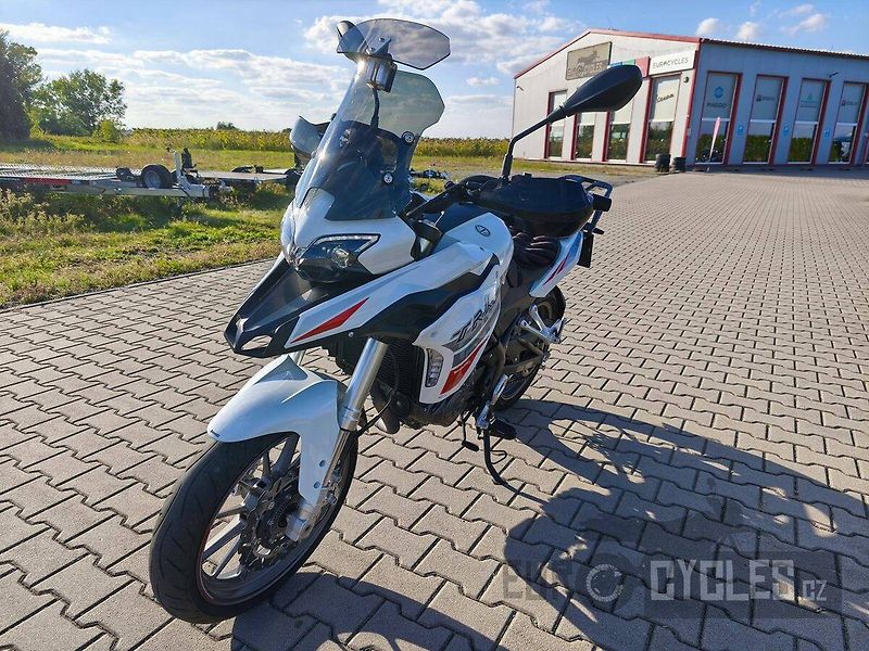 Benelli TRK 251 (2025) - fotka 5 z 11