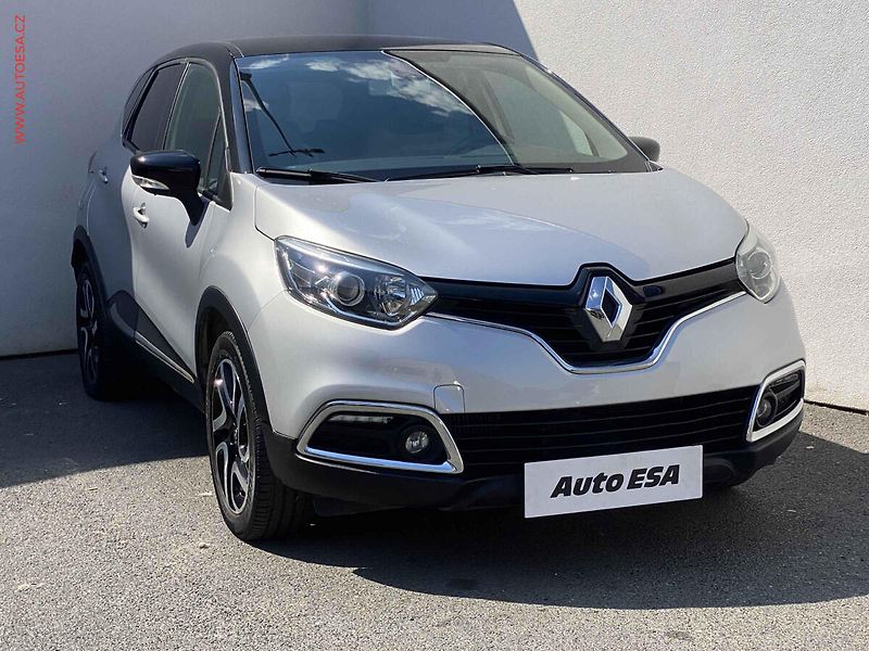 Renault Captur (2016) 1.2 TCe, Intense, AT, navi - fotka 1 z 17
