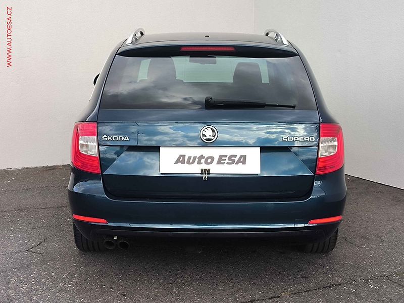 Škoda Superb (2015) 2.0 TDi, Bixenon, park.čidla - fotka 5 z 19