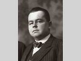 Adolf Schwarzenberg byl hlavou hlubocko-krumlovské větve Schwarzenbergů za druhé světové války. Od počátku stál proti nacistům, nakonec musel před nimi odejít z Protektorátu do exilu.