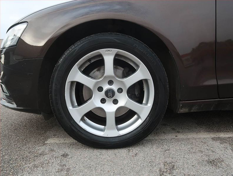 Audi A4 (2014) 2.0 TDI, Automat, Xenony - fotka 15 z 19