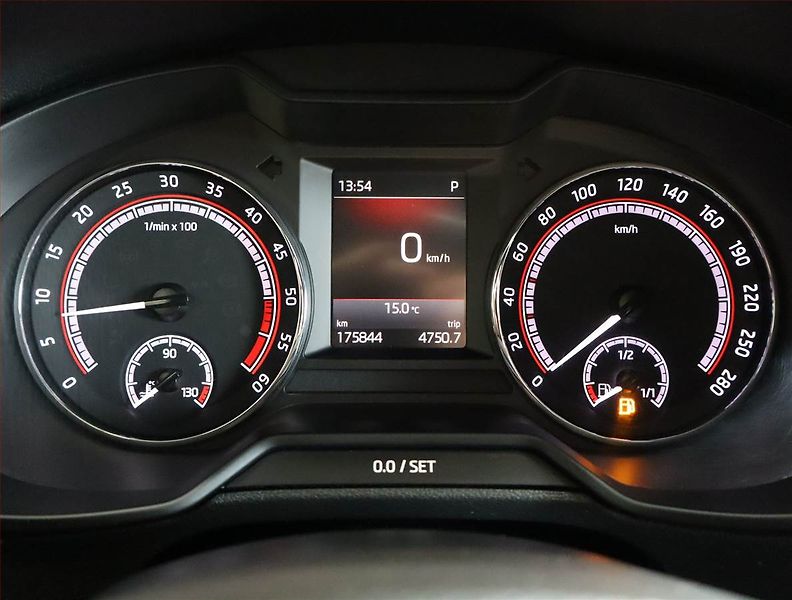 Škoda Octavia (2018) RS 2.0 TDI 4x4 DSG, 4X4 - fotka 11 z 25