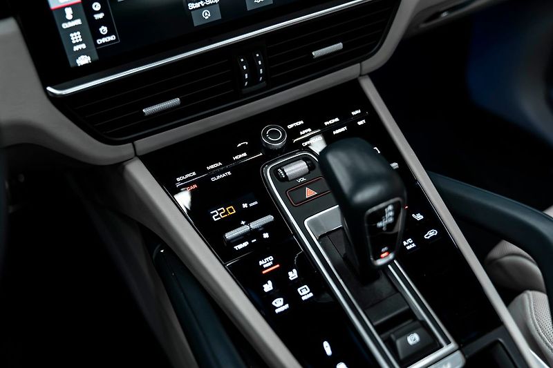 Porsche Cayenne Turbo - fotka 11 z 20