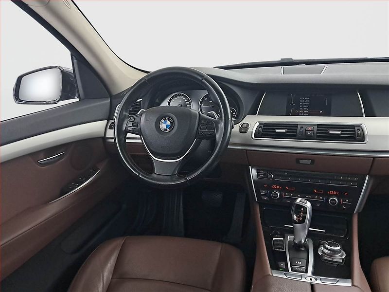 BMW Řada 5 (2014) 520d GT, Automat, Kůže, Navi - fotka 7 z 18