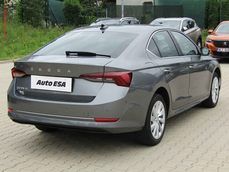 Škoda Octavia (2023) 2.0TDi, ČR, Style, DSG, navi - fotka 4 z 16