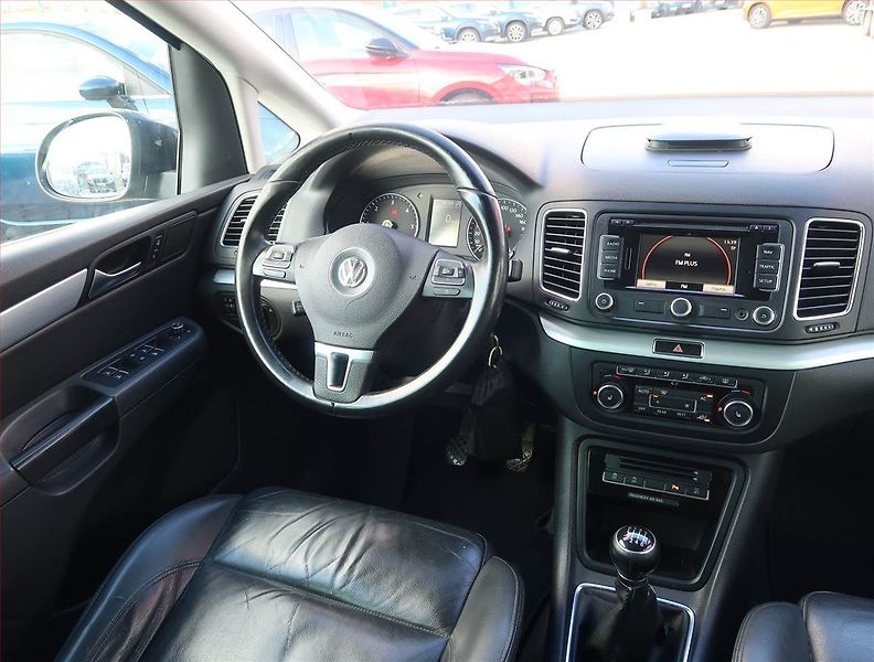Volkswagen Sharan (2011) Highline 2.0 TDI, Navi - fotka 7 z 15