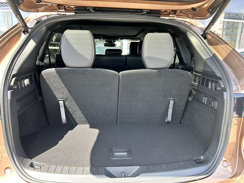 Mazda CX-80 (2026) 3.3L e-SKYACTIV 187 kW - fotka 25 z 28