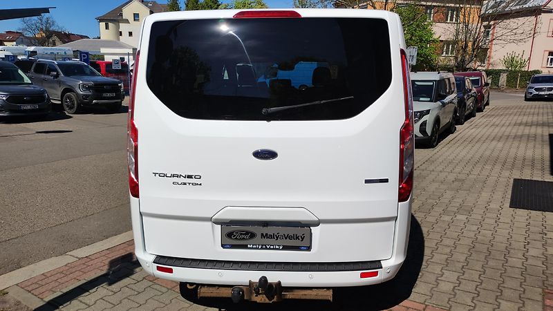 Ford Tourneo Custom (2020) - fotka 6 z 26