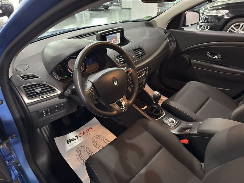 Renault Mégane 1,2   TCe 130 PARIS DELUXE TOP - fotka 9 z 42