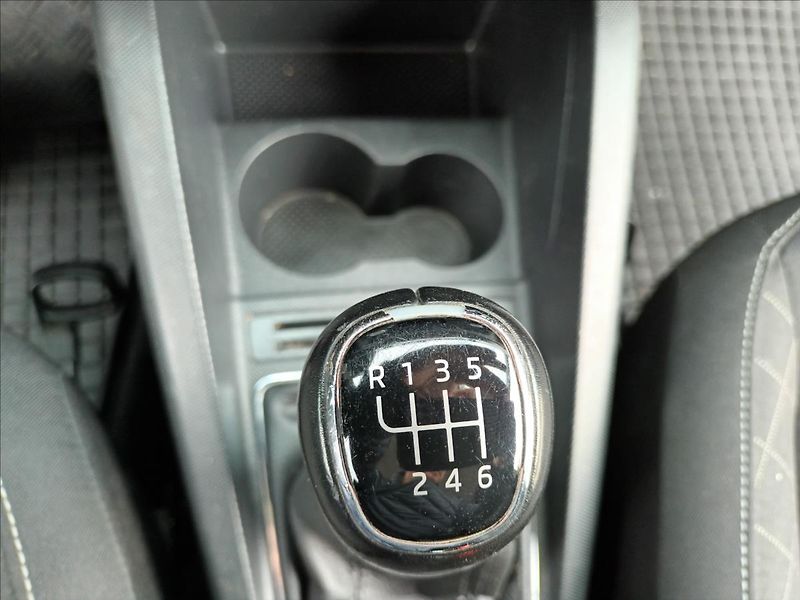 Škoda Fabia 1,0 TSI,81KW,DIGIKLIMA,TEMPOMA - fotka 28 z 35