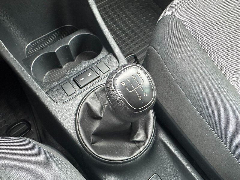 Škoda Fabia (2013) 1,2 HTP 51 KW KM STK 1. MAJ. - fotka 28 z 49