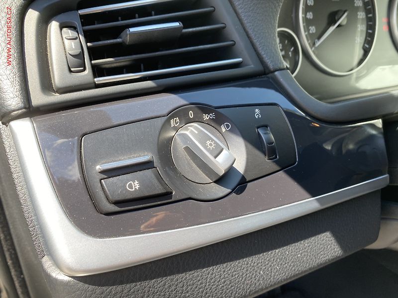 BMW Řada 5 (2016) 2.0 D, ČR, servis.kniha, LED - fotka 16 z 20