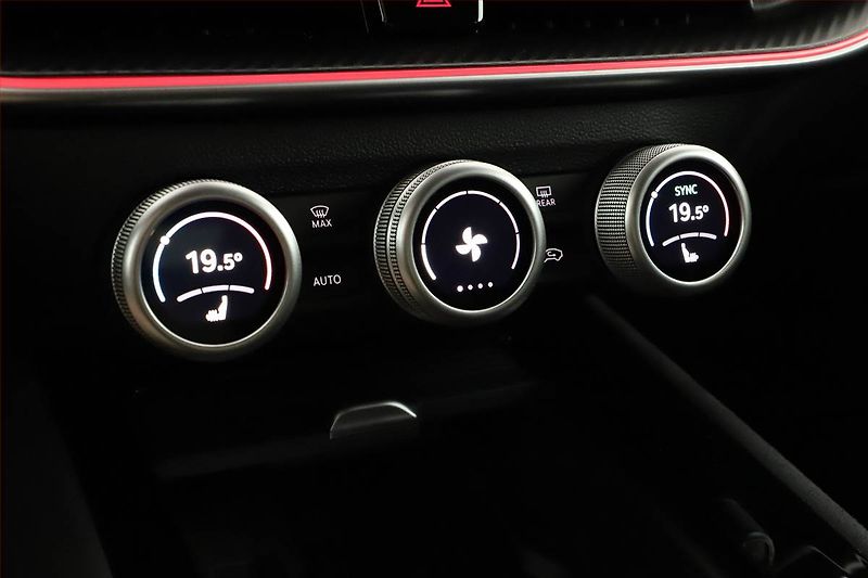 Škoda Superb (2025) 2.0 TDI, SPORTLINE, DPH - fotka 20 z 28