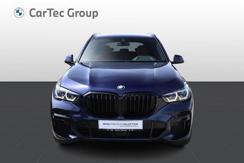 BMW X5 xDrive30d - fotka 2 z 17