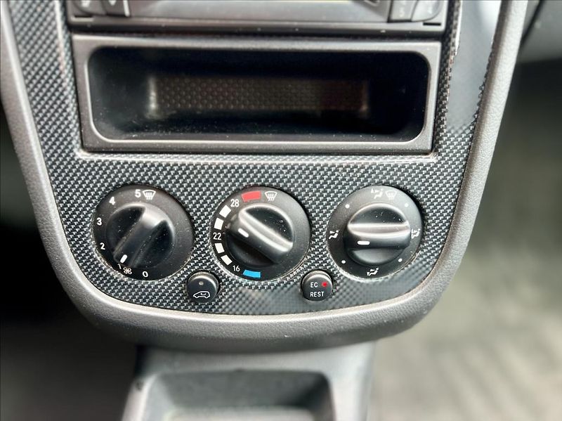 Mercedes-Benz Vaneo 170 CDi / KLIMA - fotka 29 z 35