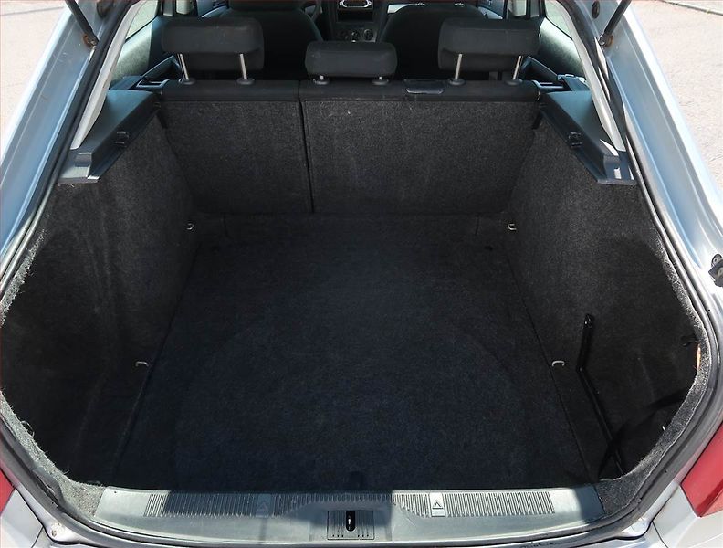 Škoda Octavia (2008) Ambiente 1.6, nová STK, Klima - fotka 13 z 15