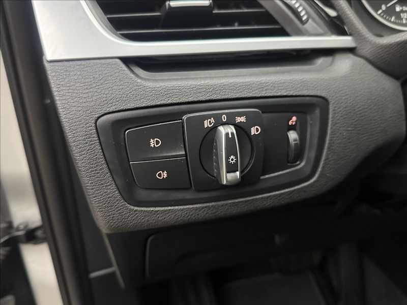 BMW X1 2,0 18d AUTOMAT SERVIS ČR - fotka 8 z 44