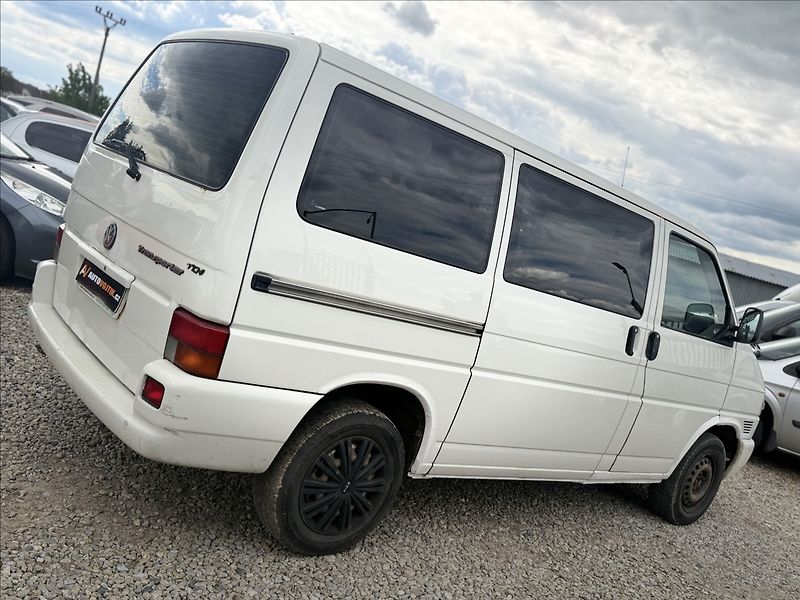 Volkswagen Transporter 2,5 TDI 9MÍST - fotka 5 z 12