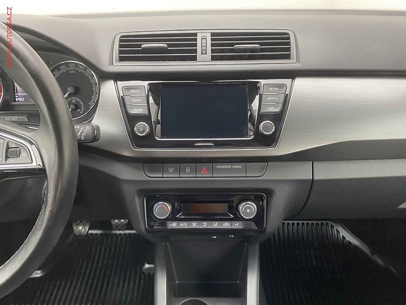 Škoda Fabia (2020) 1.0 TSi, 2.maj,ČR, Style - fotka 12 z 17