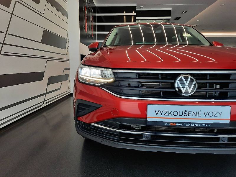 Volkswagen Tiguan (2022) Life 2.0 TSI 4Motion (140kW/19 - fotka 27 z 29