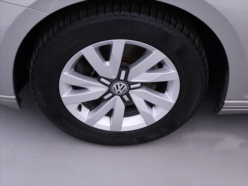 Volkswagen Passat 1,6 TDI Comfortline LED - fotka 25 z 32