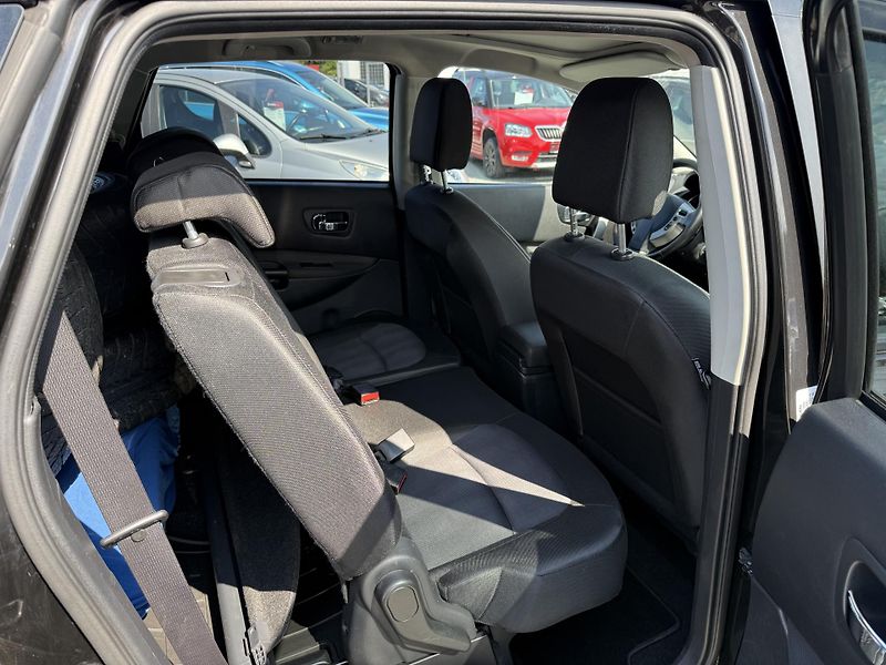 Nissan Qashqai 1.6 DCI 4x4 7 MÍST - fotka 11 z 13
