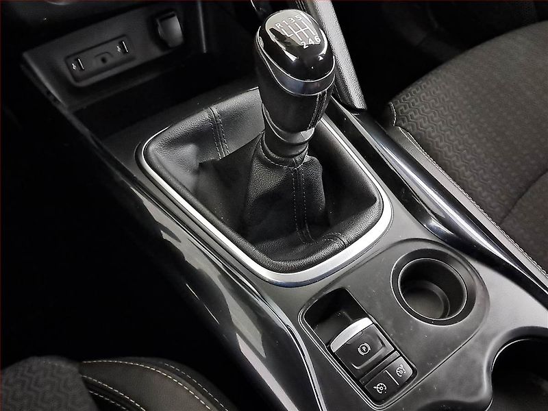 Renault Kadjar (2017) 1.2 TCe, ČR,1.maj, Kůže, Navi - fotka 15 z 18