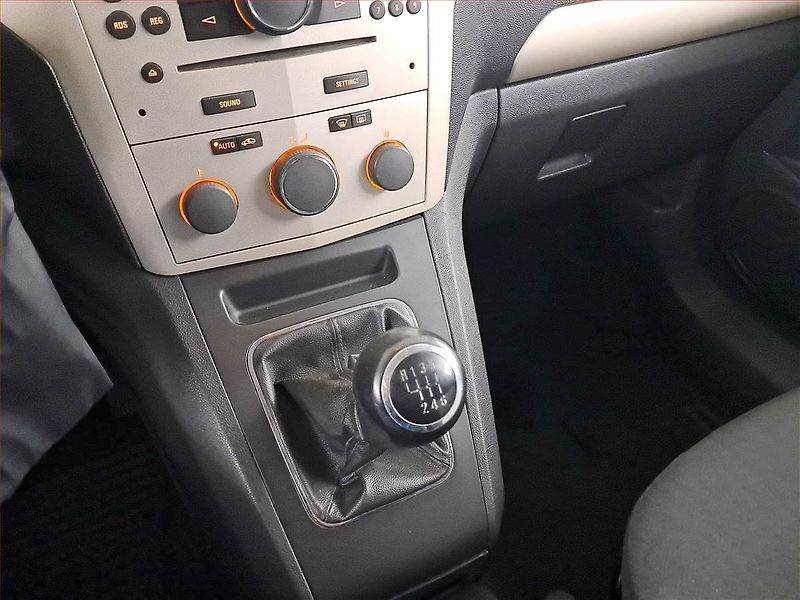 Opel Zafira (2008) 1.7 CDTI, 7 míst, Serv.kniha - fotka 13 z 19